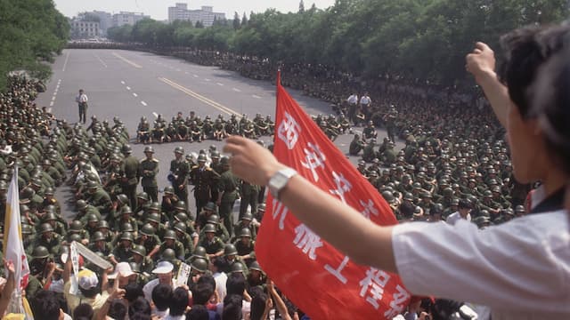 Chinese crackdown on protests leads to Tiananmen Square Massacre | June ...